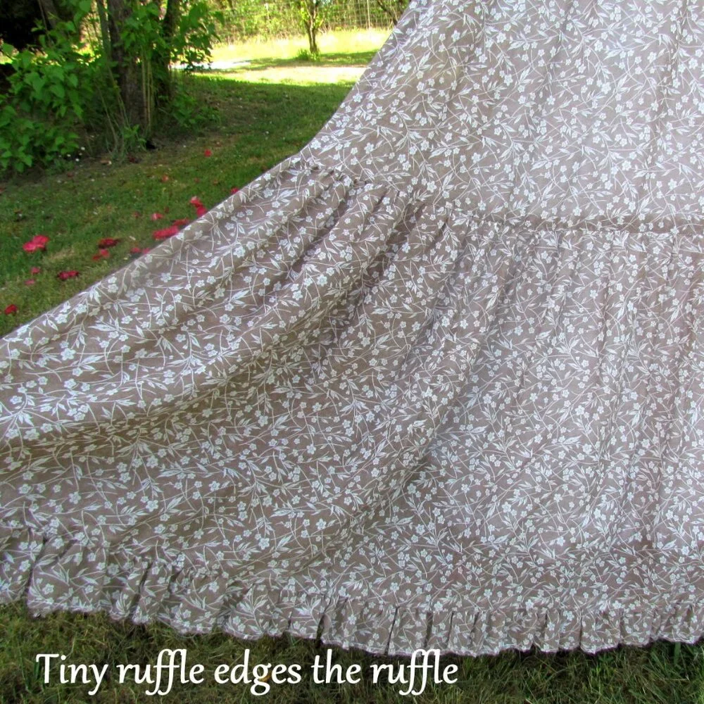 VICTORIAN COSTUME GOWN, S, WIDE SKIRT, FLORAL PRINT w LACE - VINTAGE ORIGINAL - Picture 6 of 9